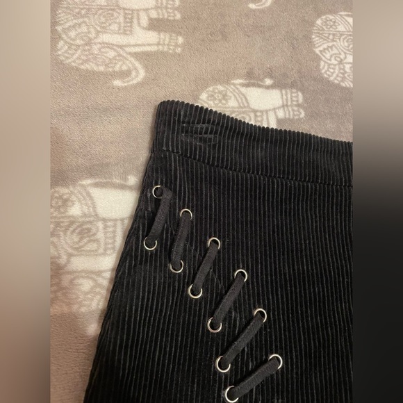 F21‎ SMALL Corduroy Baseball Stitch Lace up Black Mini skirt - Picture 9 of 17